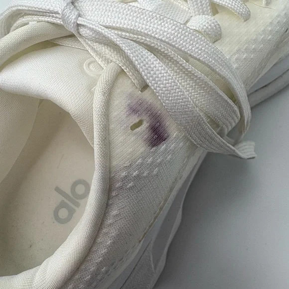 Alo Yoga Women’s sz 7.5 White Cushioned Mid Soles Tennis Sneaker - Picture 11 of 11